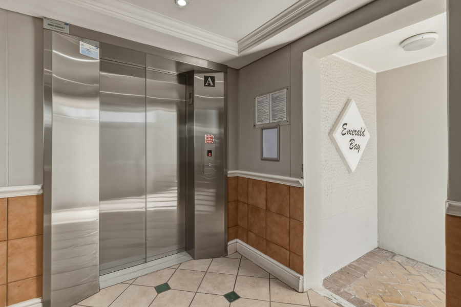 1 Bedroom Property for Sale in Greenways Golf Estate Western Cape